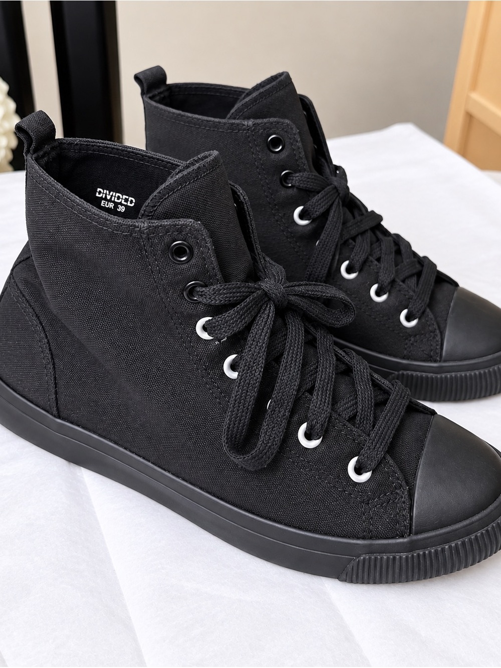 H&M Divided Black High Top Sneakers Women’s Size 8 EUR 39